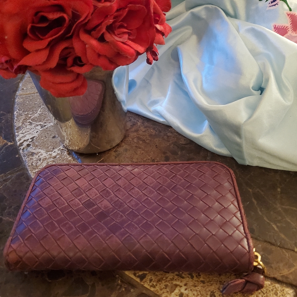 Bottega Venneta Brown Leather Zip Around Long wallet